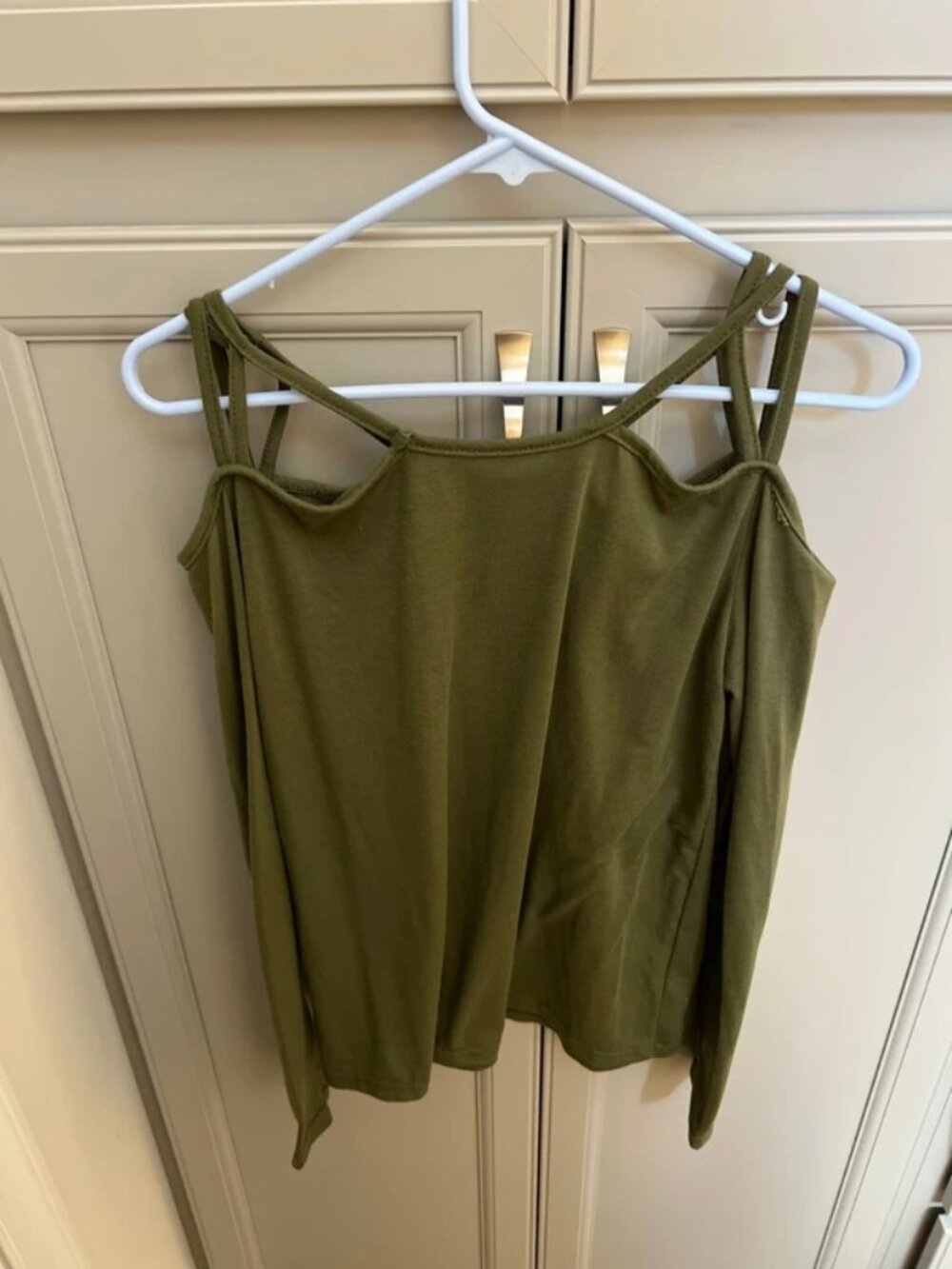 Women’s olive green strappy cold shoulder top. Like new condition size large